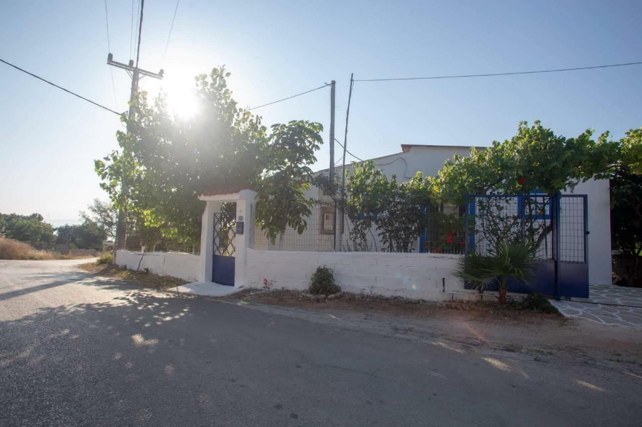 Airport View House Apartment Artemida  Exterior photo